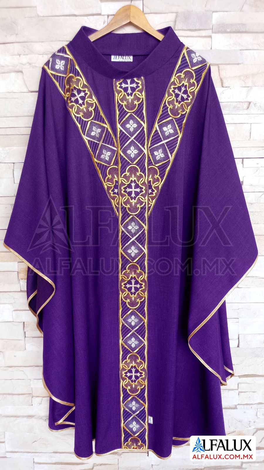 02 ROYAL YEE Casulla Alfalux Morado Central 23